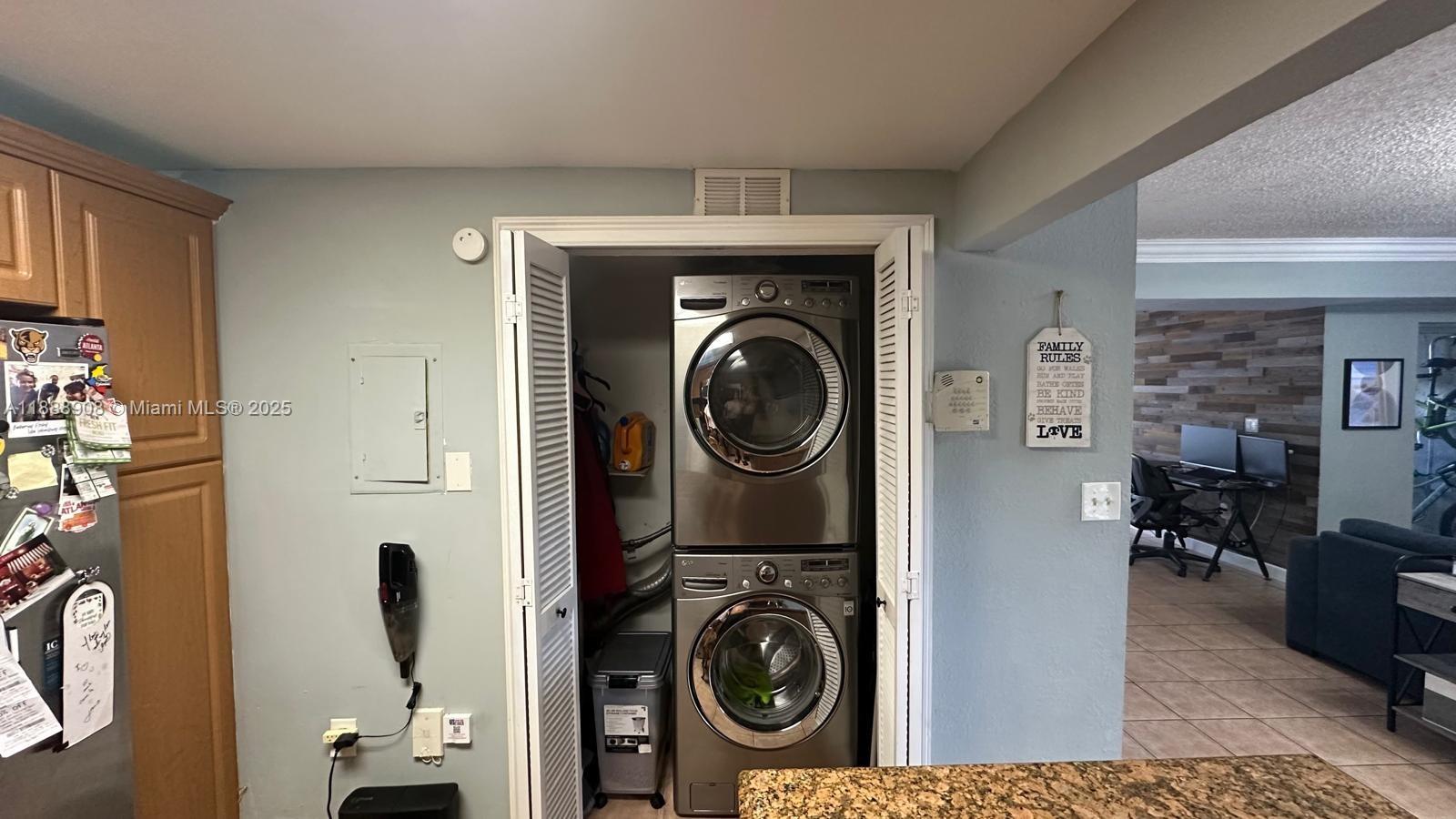 TENNIS VIEW CONDO PH I - Residential Lease