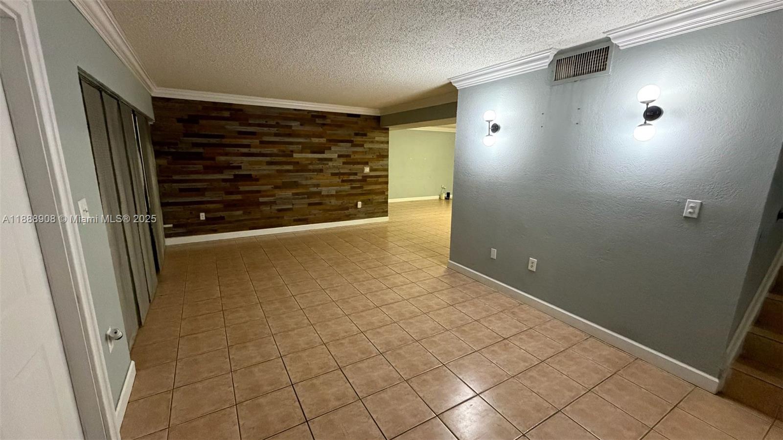 TENNIS VIEW CONDO PH I - Residential Lease