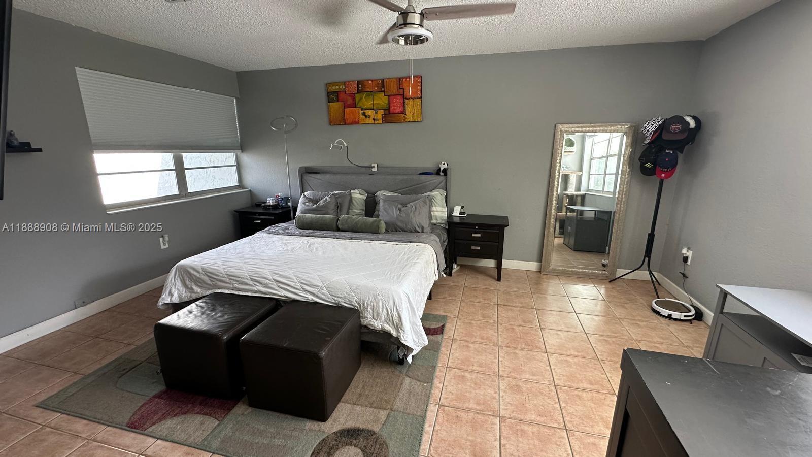 TENNIS VIEW CONDO PH I - Residential Lease