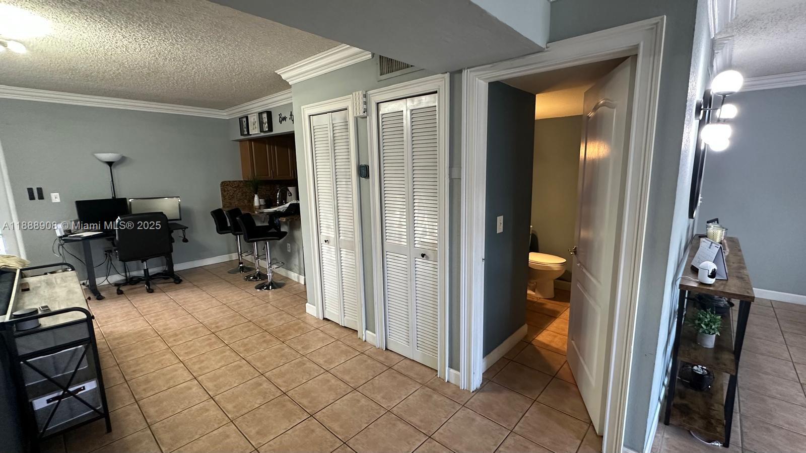 TENNIS VIEW CONDO PH I - Residential Lease