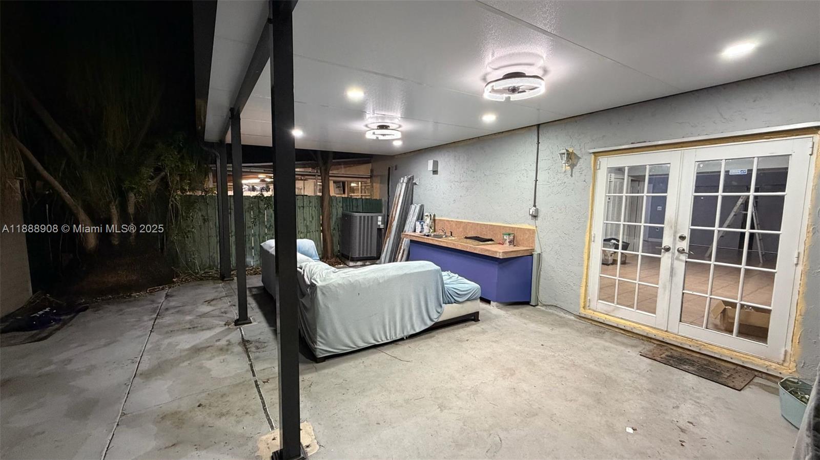 TENNIS VIEW CONDO PH I - Residential Lease