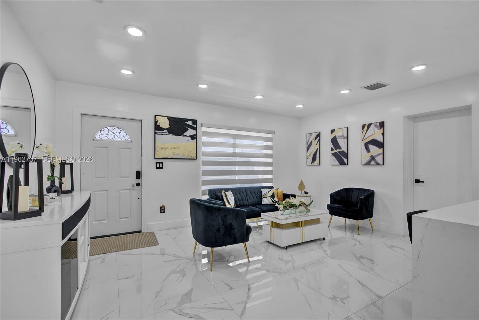 SO MIAMI HEIGHTS MANOR - Residential