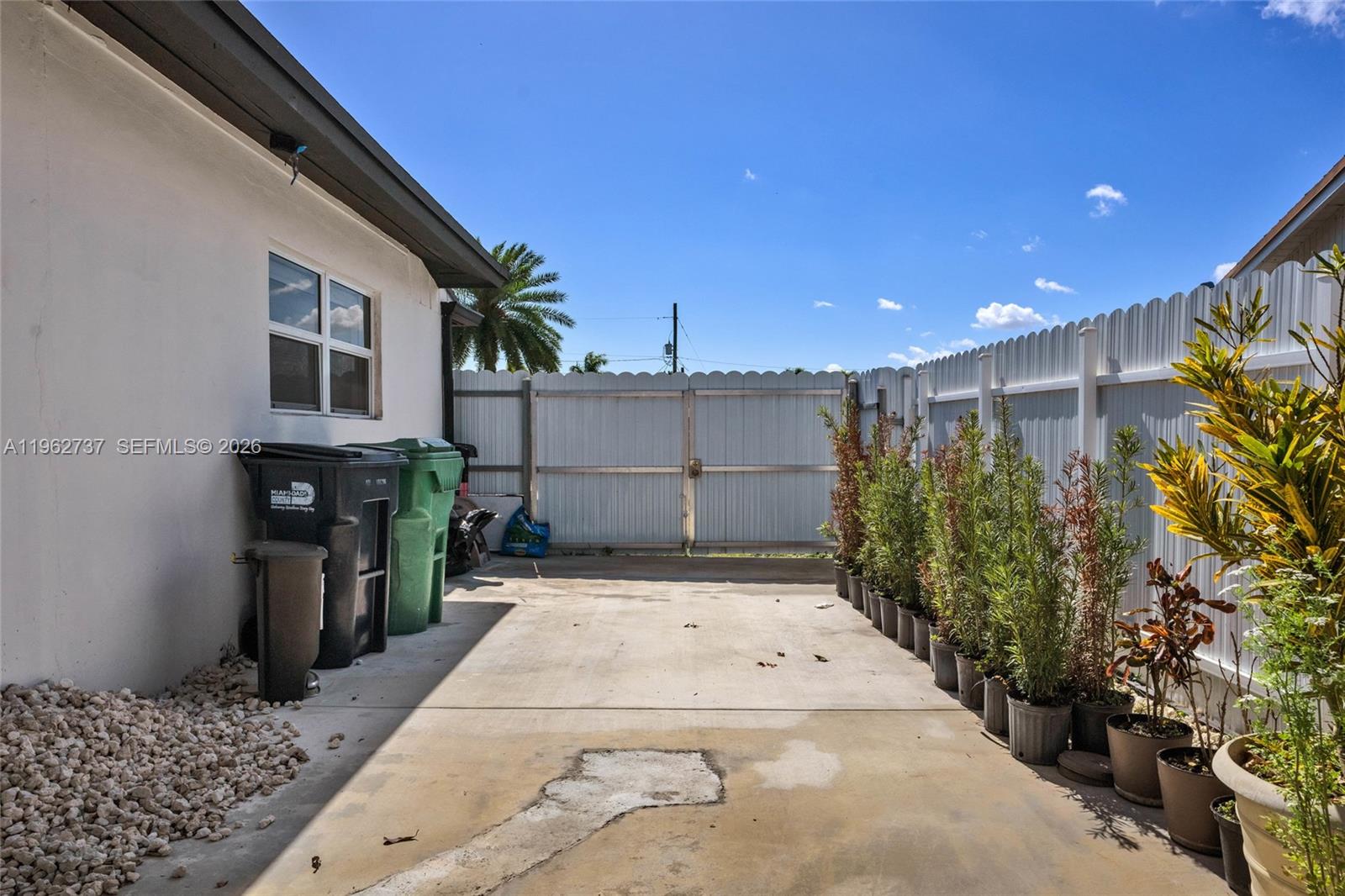 SO MIAMI HEIGHTS MANOR - Residential