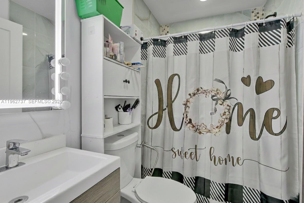 SO MIAMI HEIGHTS MANOR - Residential