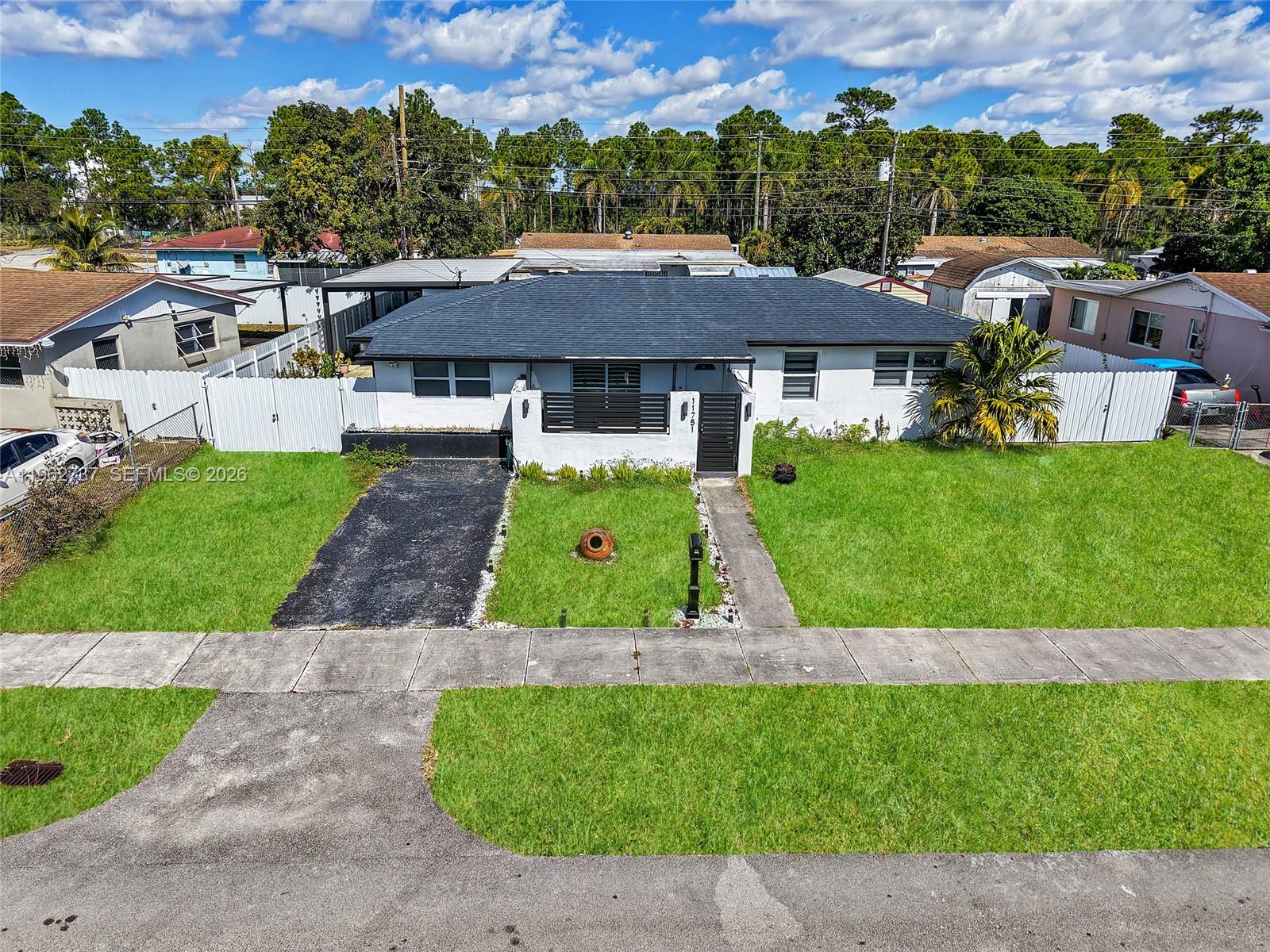 SO MIAMI HEIGHTS MANOR - Residential