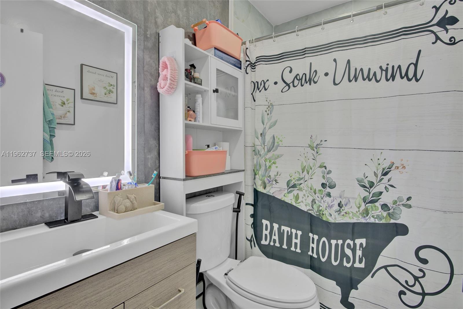 SO MIAMI HEIGHTS MANOR - Residential