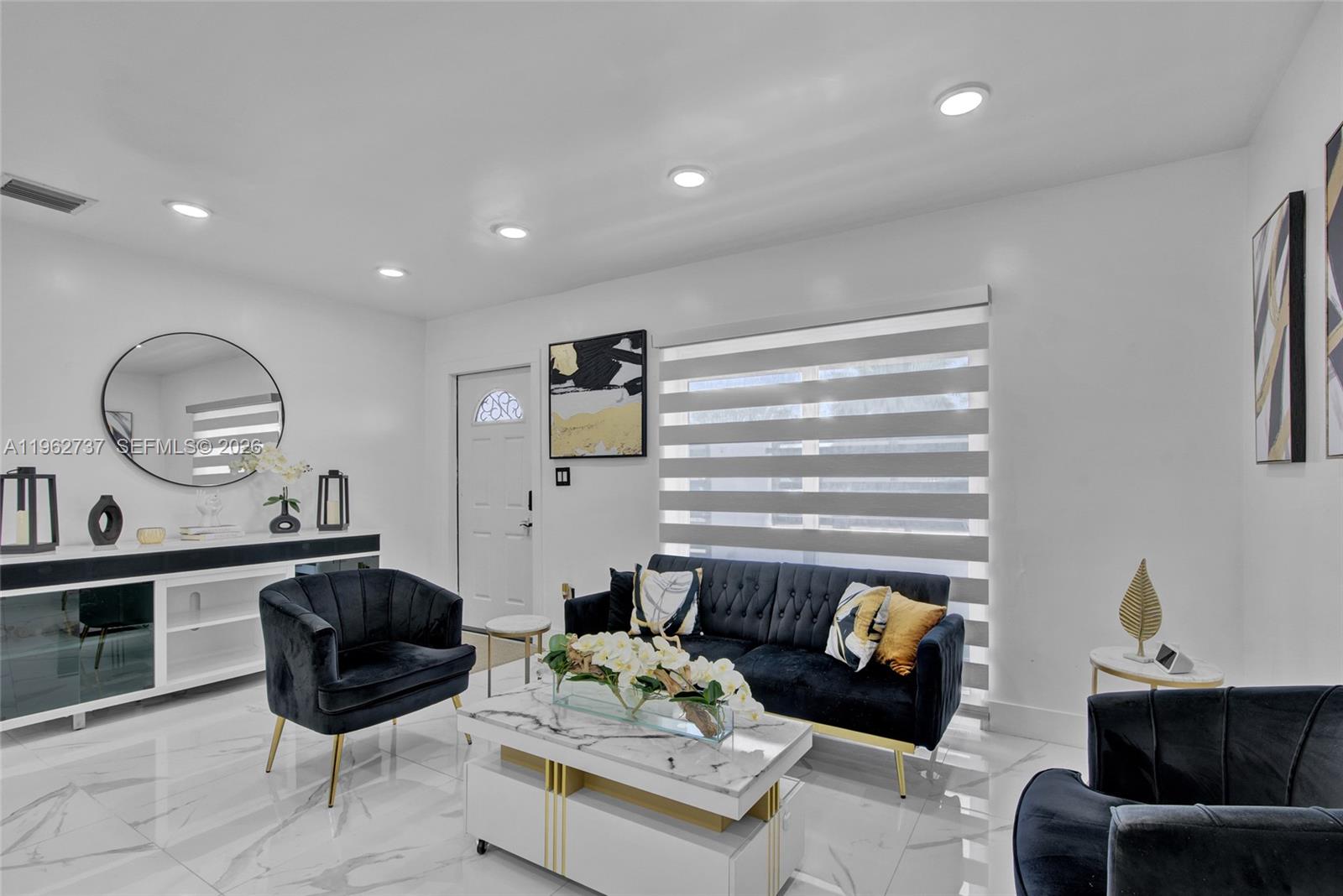 SO MIAMI HEIGHTS MANOR - Residential