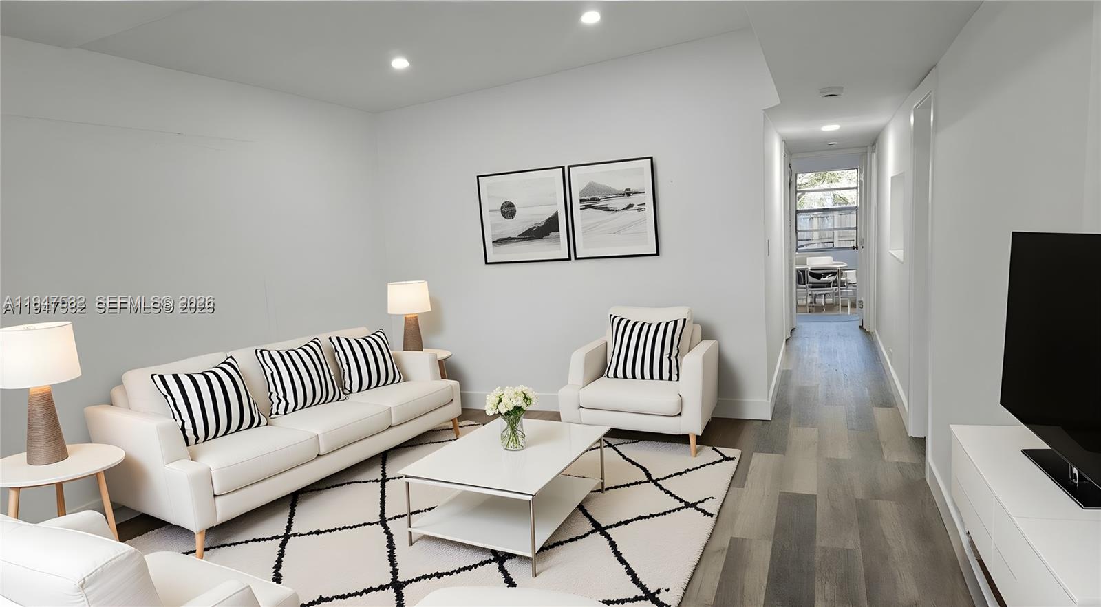 LAUDERDALE MANOR - Residential