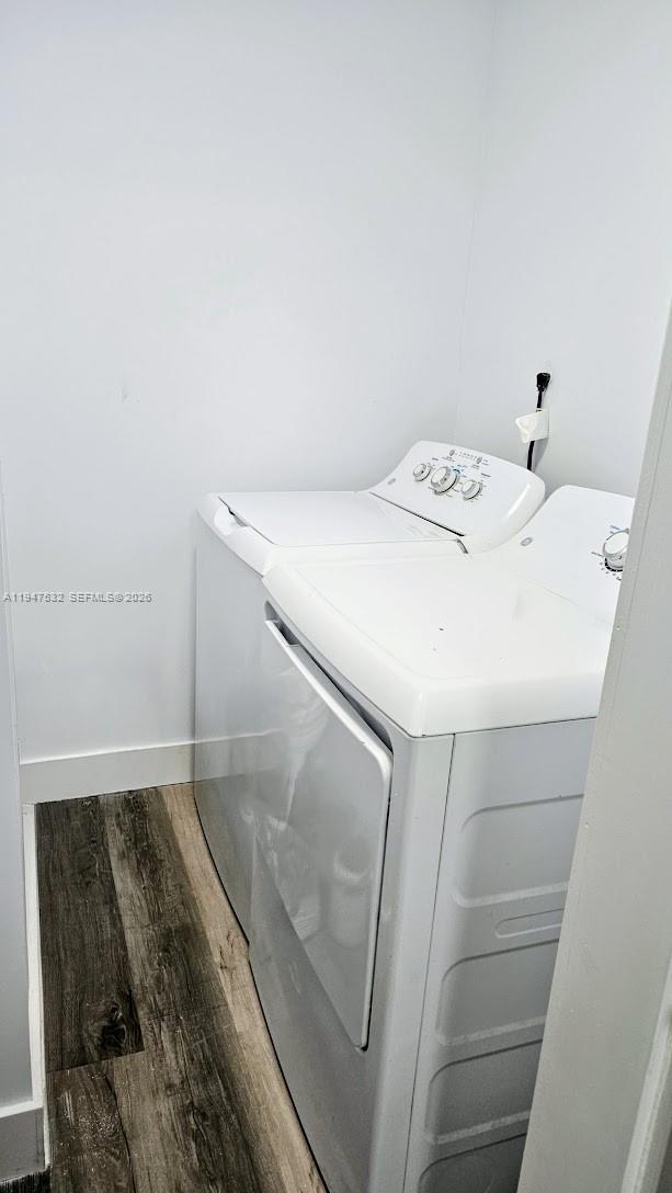 LAUDERDALE MANOR - Residential