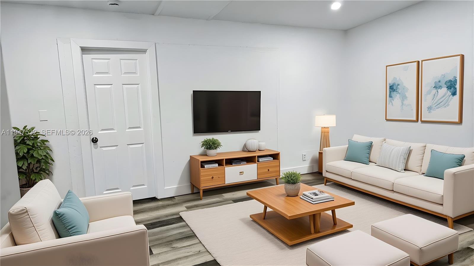 LAUDERDALE MANOR - Residential