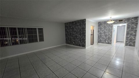 View photos, virtual tours, details... 11855 NE 19th Dr 52 North Miami FL 33181