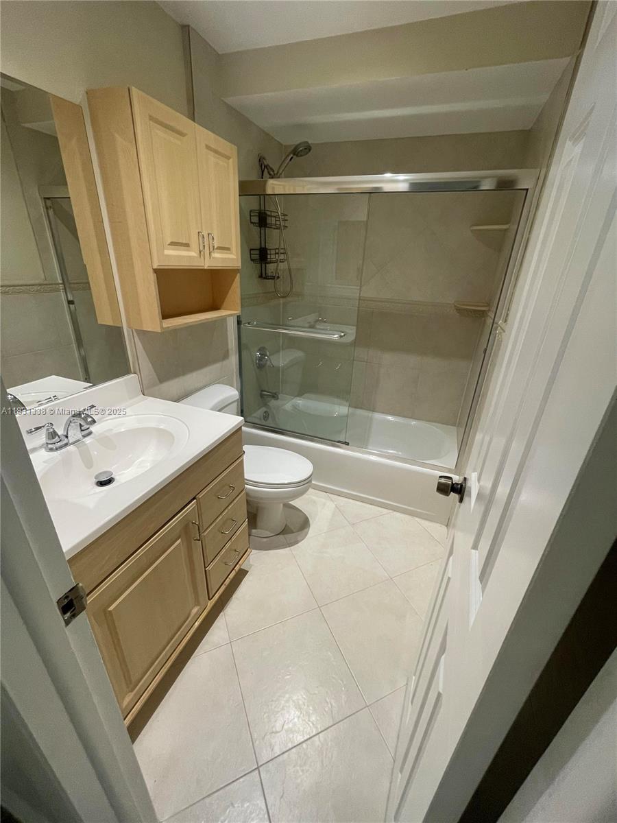 WIMBLEDON AT JACARANDA CO - Residential Lease