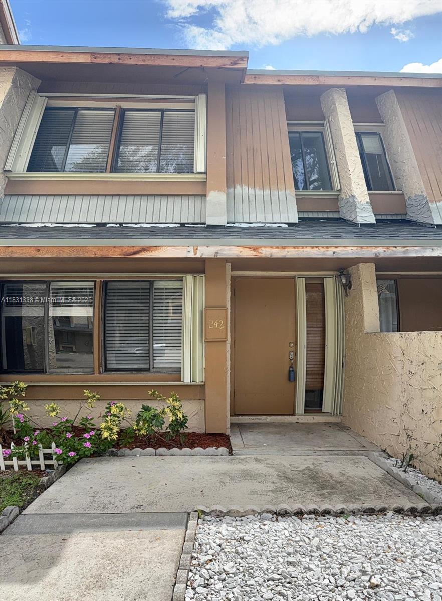 WIMBLEDON AT JACARANDA CO - Residential Lease