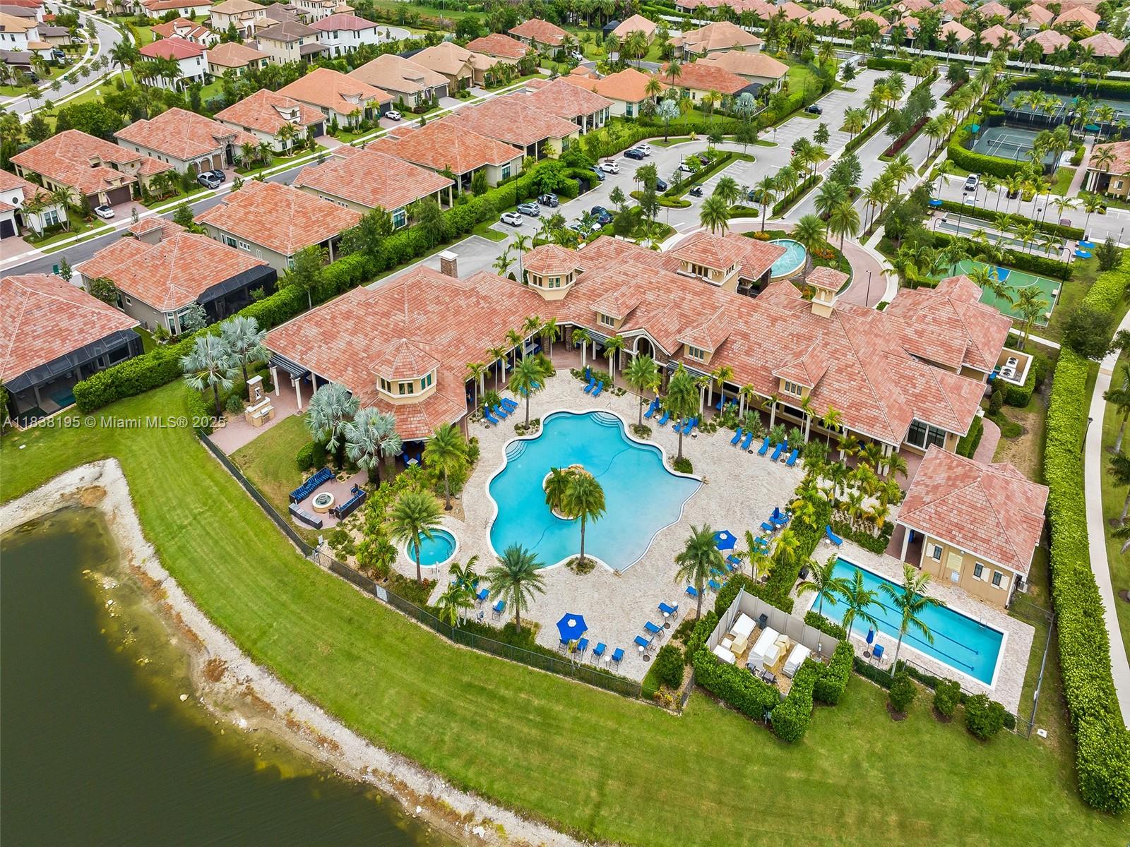 PARKLAND ROYALE - Residential