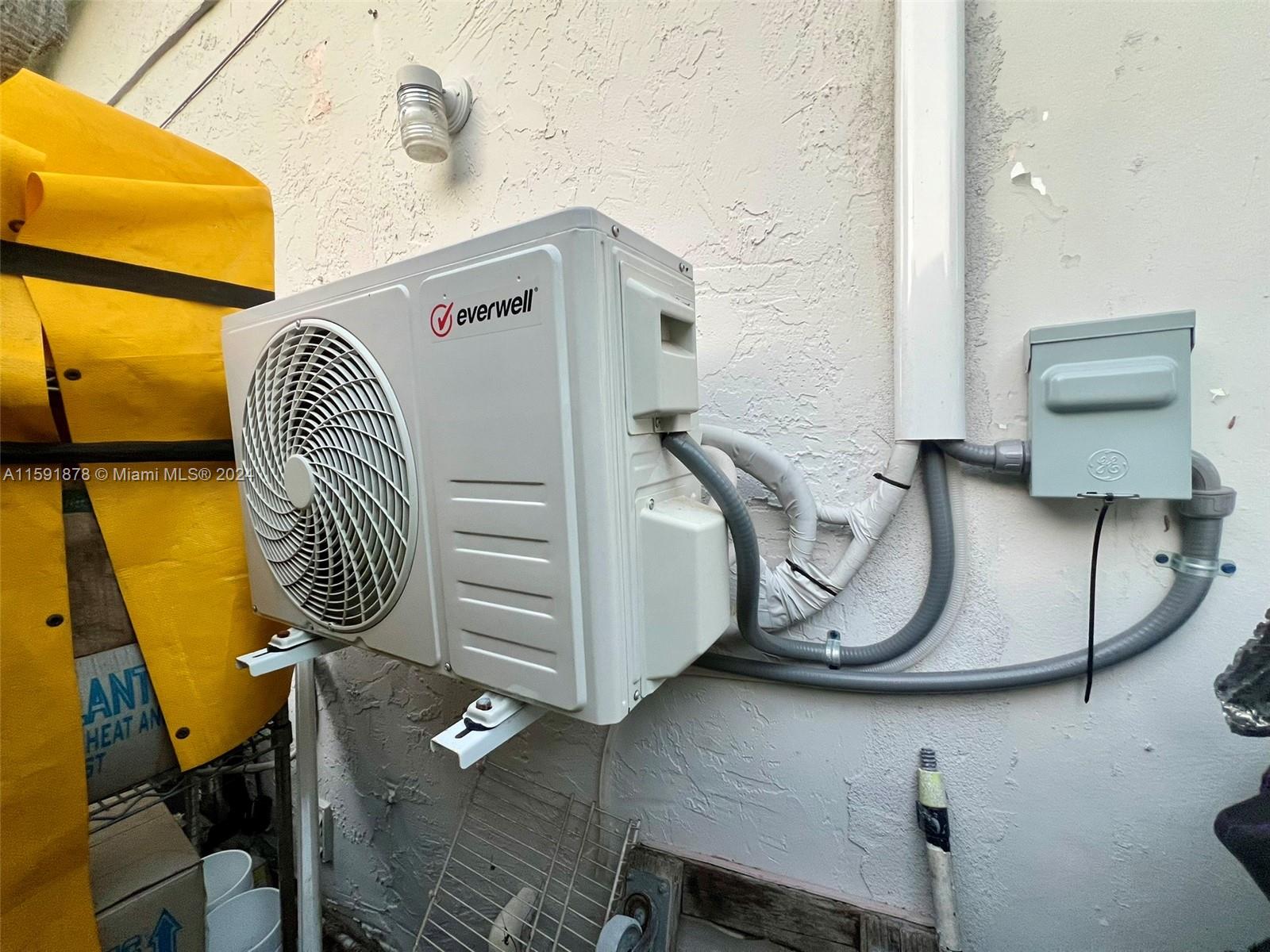 MOWRY DRIVE ESTATES - Residential