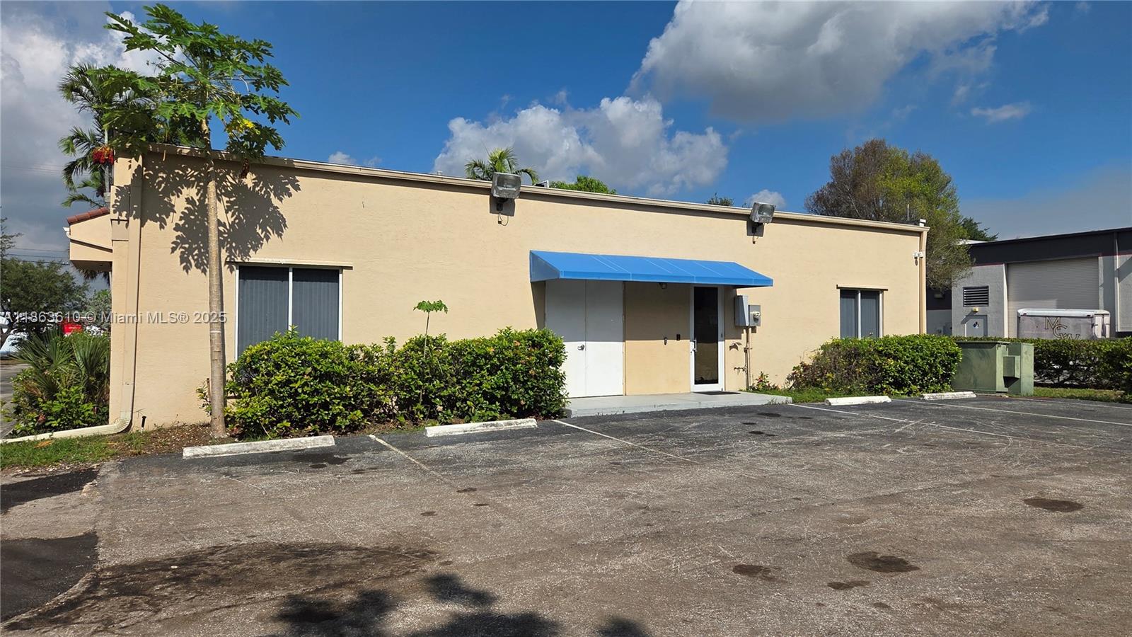 One of a kind! Name your building! Rare, free standing office building in the middle of the fast growing Pompano Beach industrial /commercial core. Ample parking. 30,000 sf lot.
Perfect for professional, sales, contractor and many other uses.
9 offices, 1 large conference room, eat-in kitchen, 20 parking spaces, room for 18 wheel trucks.
Zoned I-1, Pompano Beach
