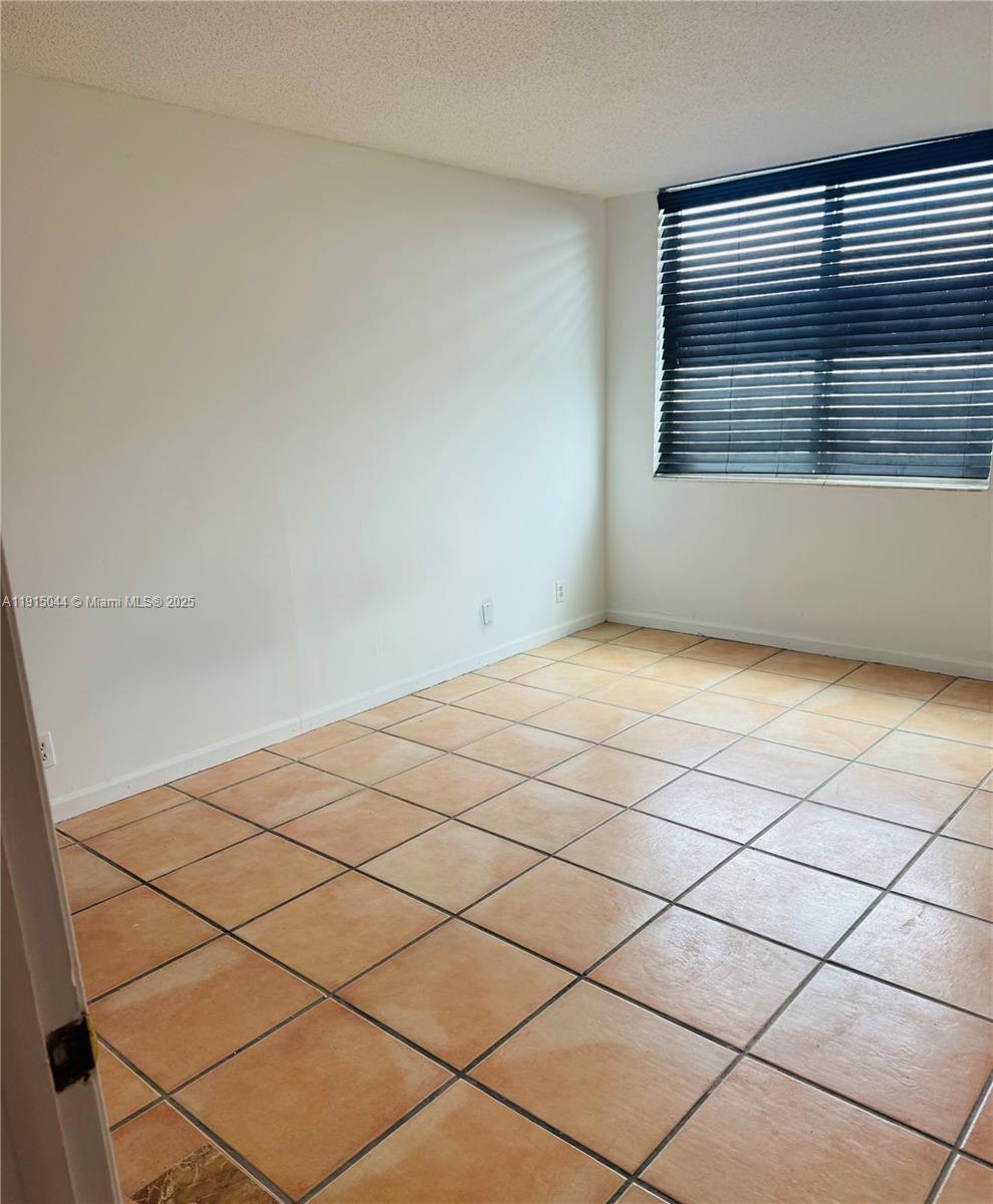 SUMMIT TOWER I OF DADELAN - Residential