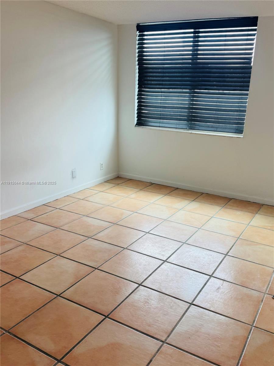 SUMMIT TOWER I OF DADELAN - Residential