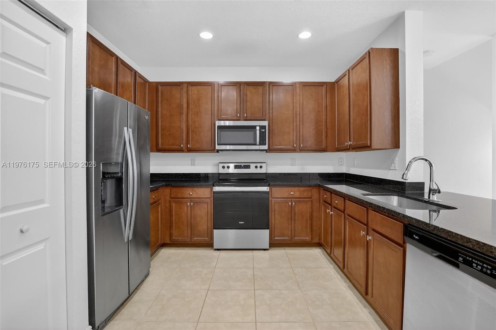 COBBLESTONE II - Residential Lease