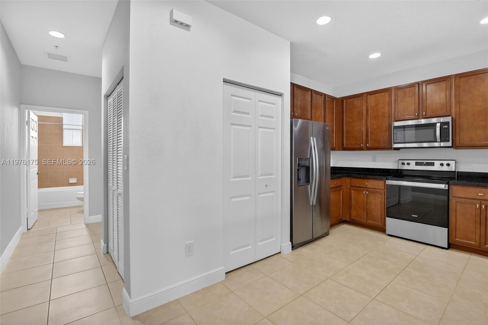 COBBLESTONE II - Residential Lease