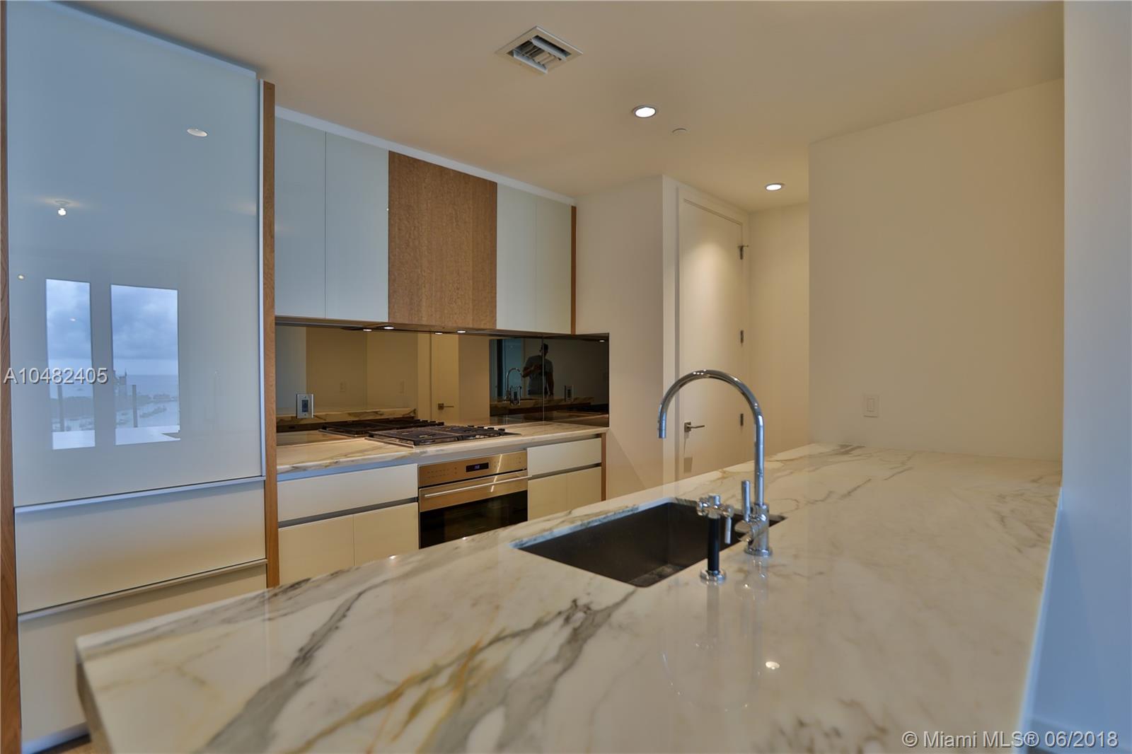 CLUB RESIDENCES AT PARK GR - Residential Lease