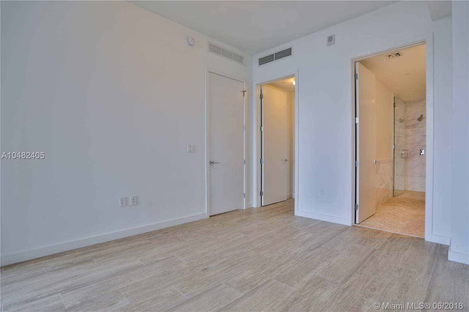 CLUB RESIDENCES AT PARK GR - Residential Lease