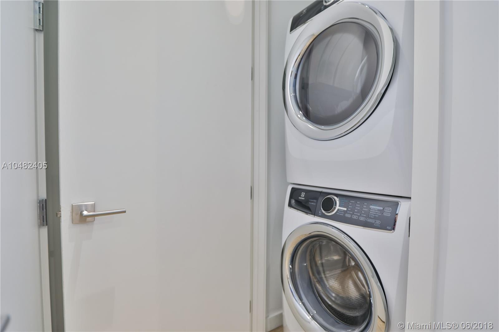 CLUB RESIDENCES AT PARK GR - Residential Lease