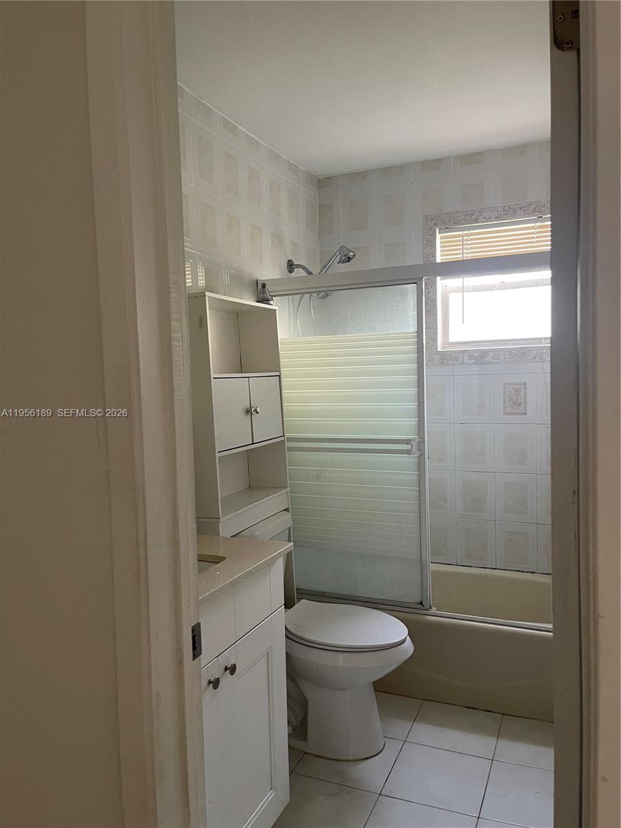 SNAPPER CREEK TOWNHOUSES - Residential Lease