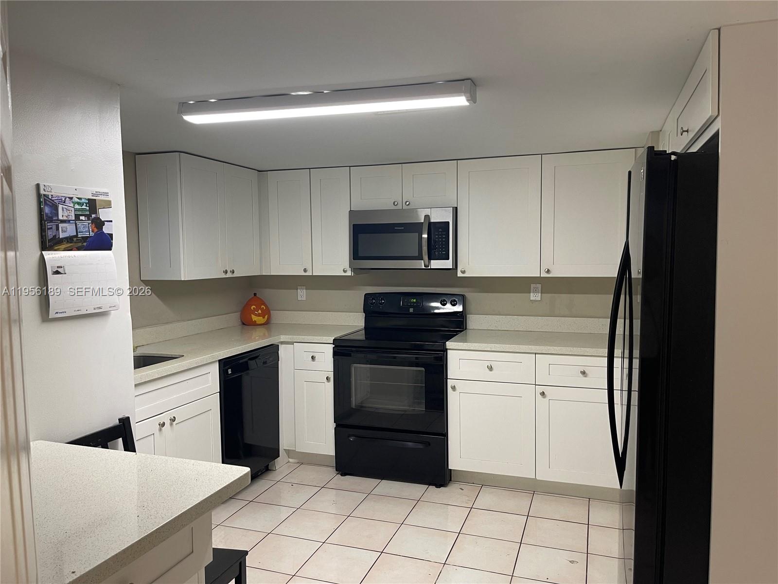 SNAPPER CREEK TOWNHOUSES - Residential Lease