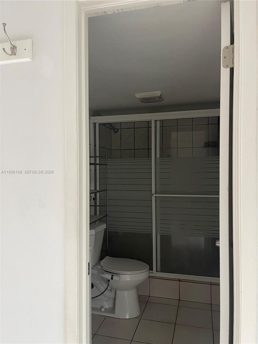 SNAPPER CREEK TOWNHOUSES - Residential Lease