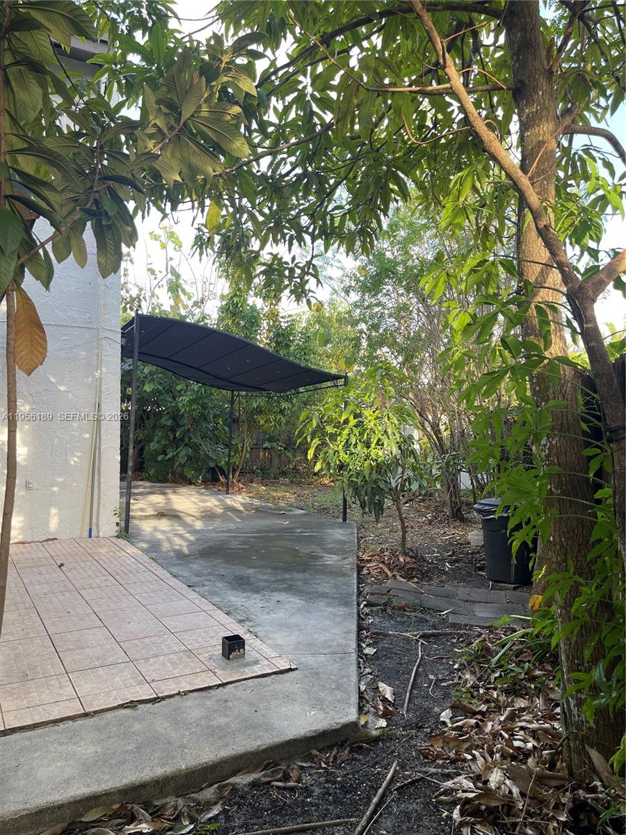 SNAPPER CREEK TOWNHOUSES - Residential Lease