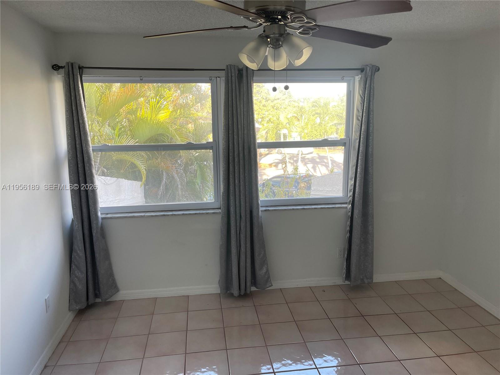 SNAPPER CREEK TOWNHOUSES - Residential Lease