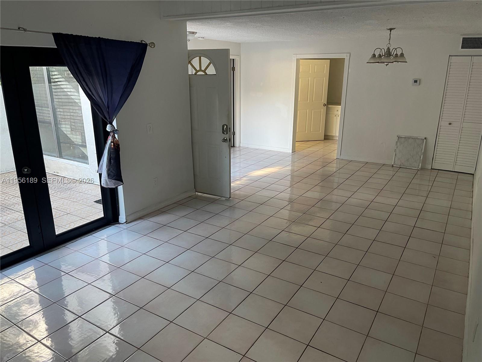 SNAPPER CREEK TOWNHOUSES - Residential Lease