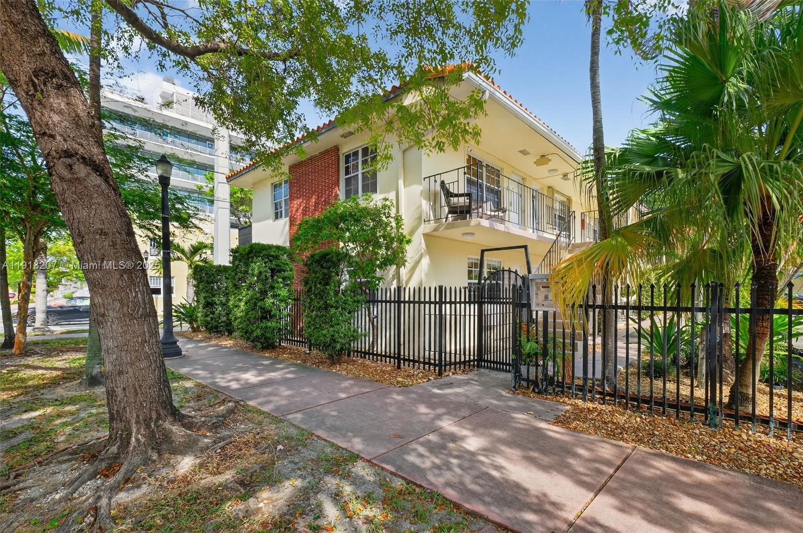 BEACH MANOR CONDO - Residential Lease