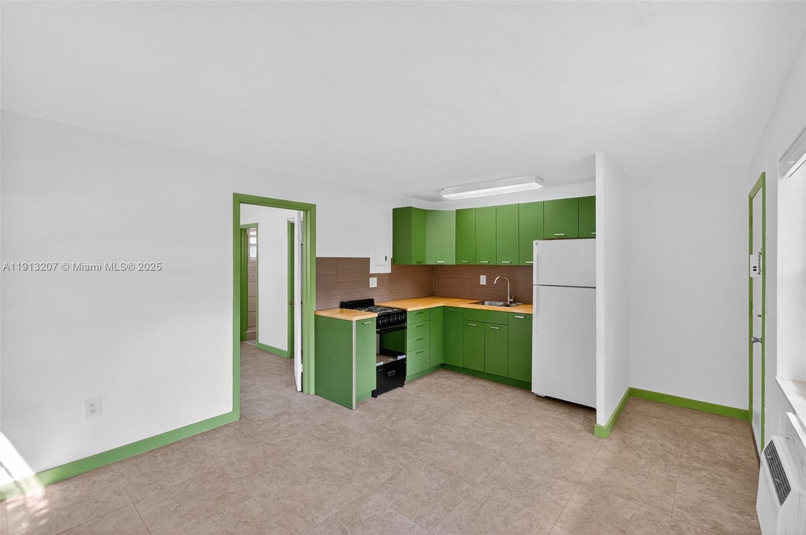 BEACH MANOR CONDO - Residential Lease