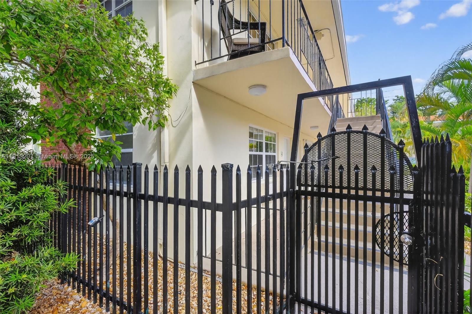 BEACH MANOR CONDO - Residential Lease