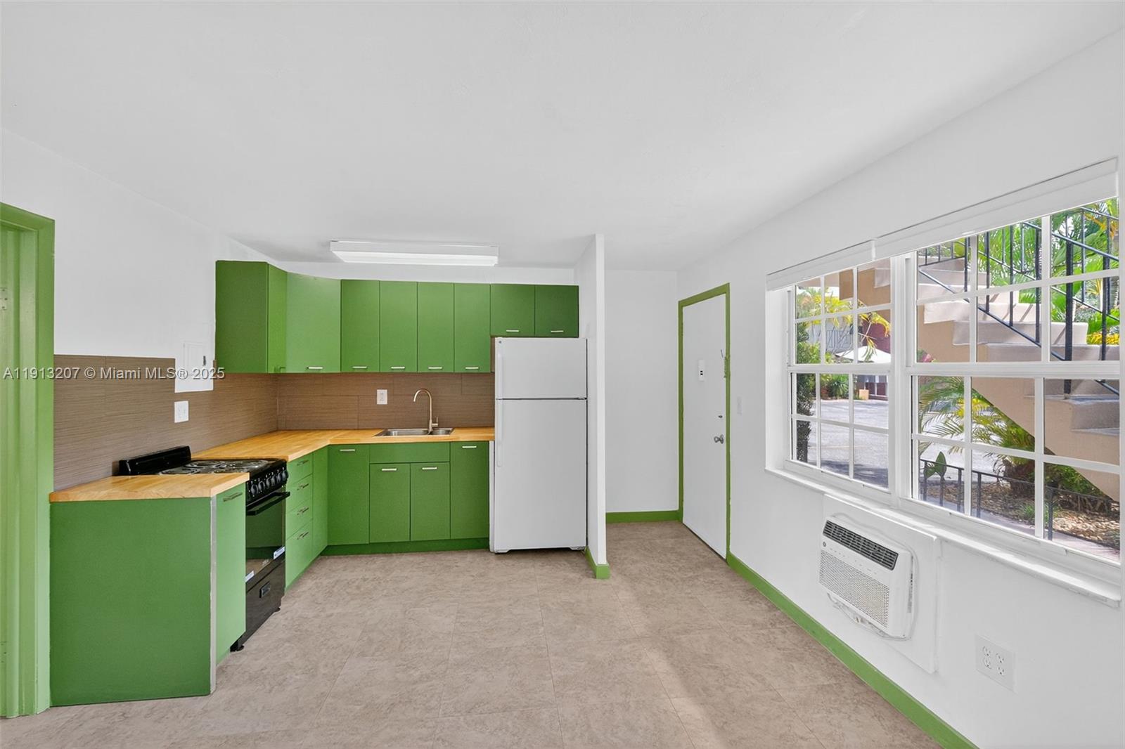 BEACH MANOR CONDO - Residential Lease