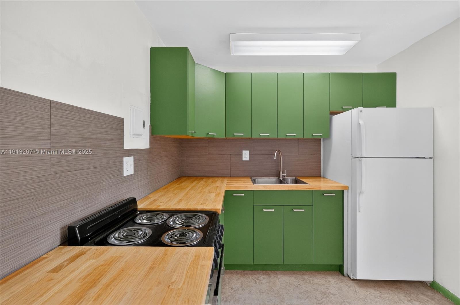 BEACH MANOR CONDO - Residential Lease