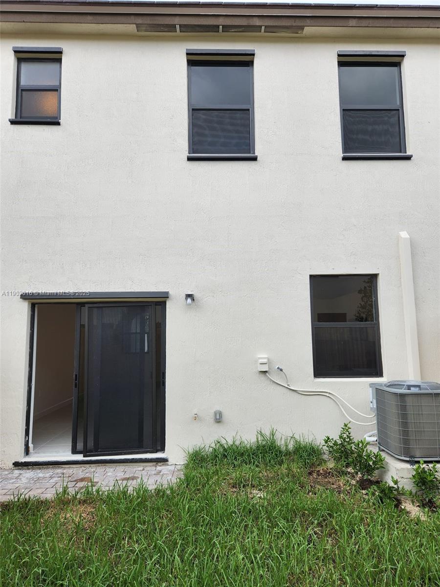 SIENA RESERVE - Residential Lease