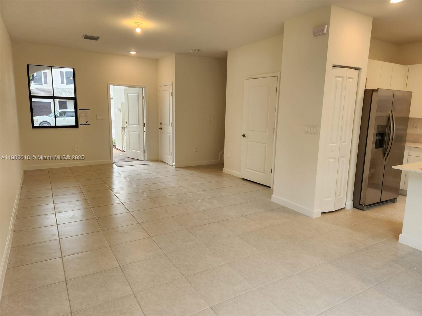 SIENA RESERVE - Residential Lease