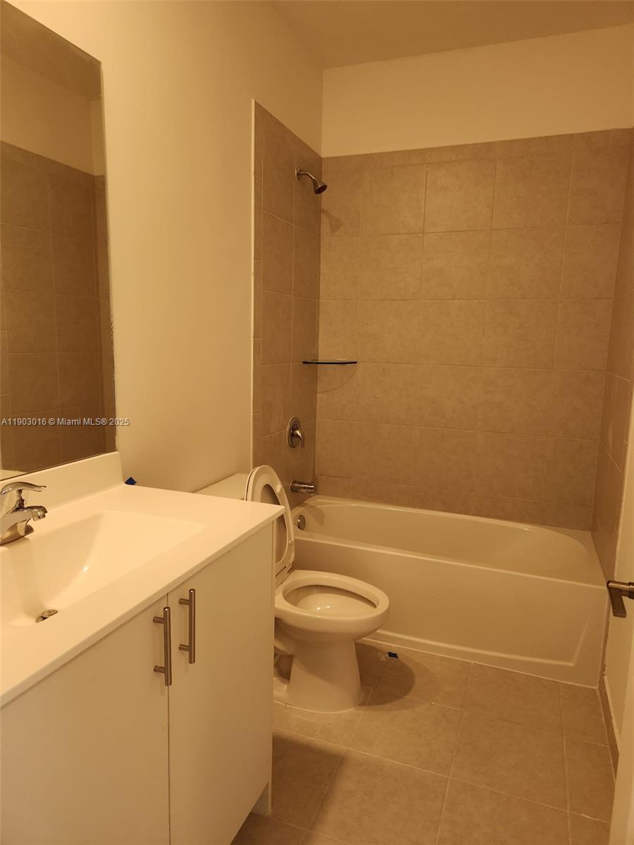 SIENA RESERVE - Residential Lease