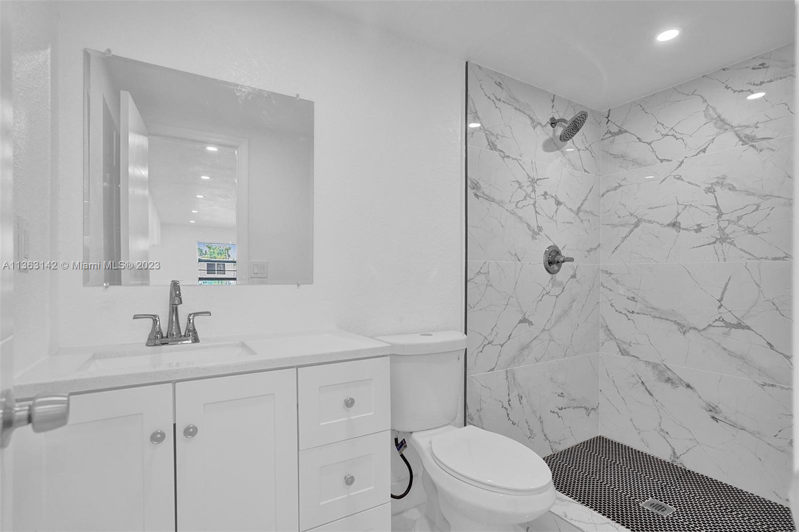 LAKE FOREST SEC ONE - Residential