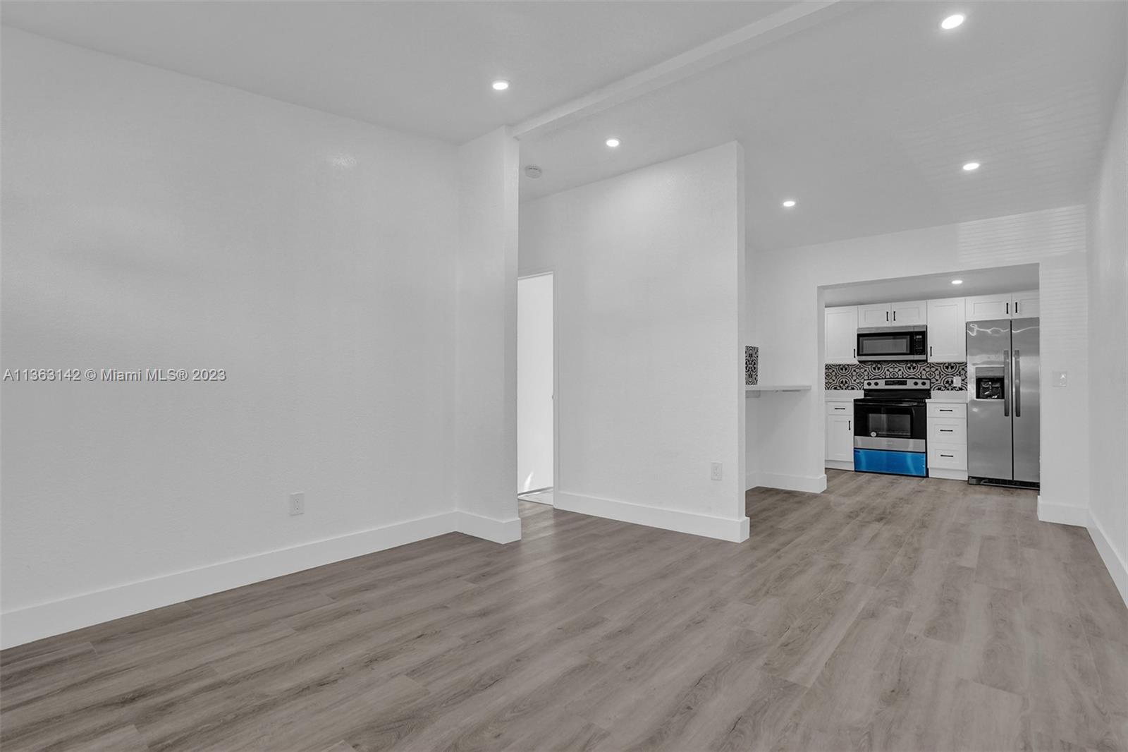 LAKE FOREST SEC ONE - Residential