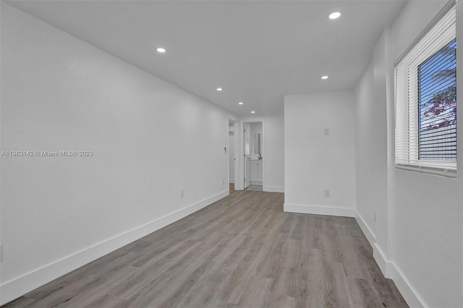 LAKE FOREST SEC ONE - Residential