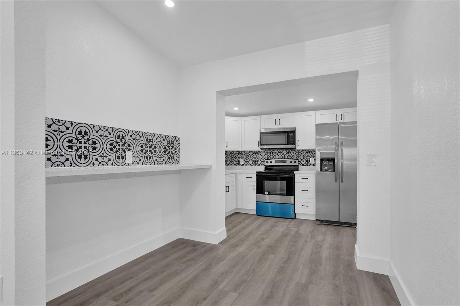 LAKE FOREST SEC ONE - Residential