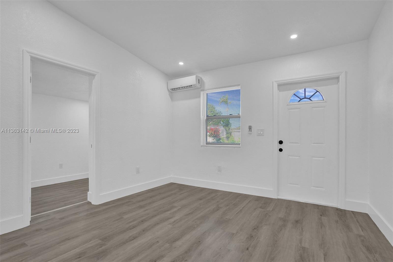 LAKE FOREST SEC ONE - Residential