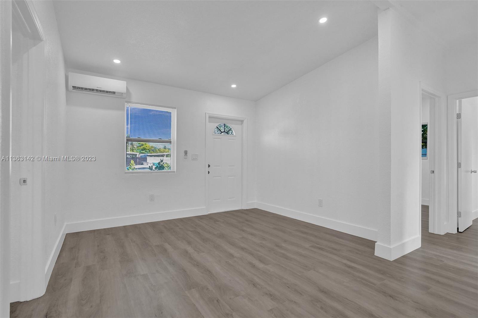 LAKE FOREST SEC ONE - Residential