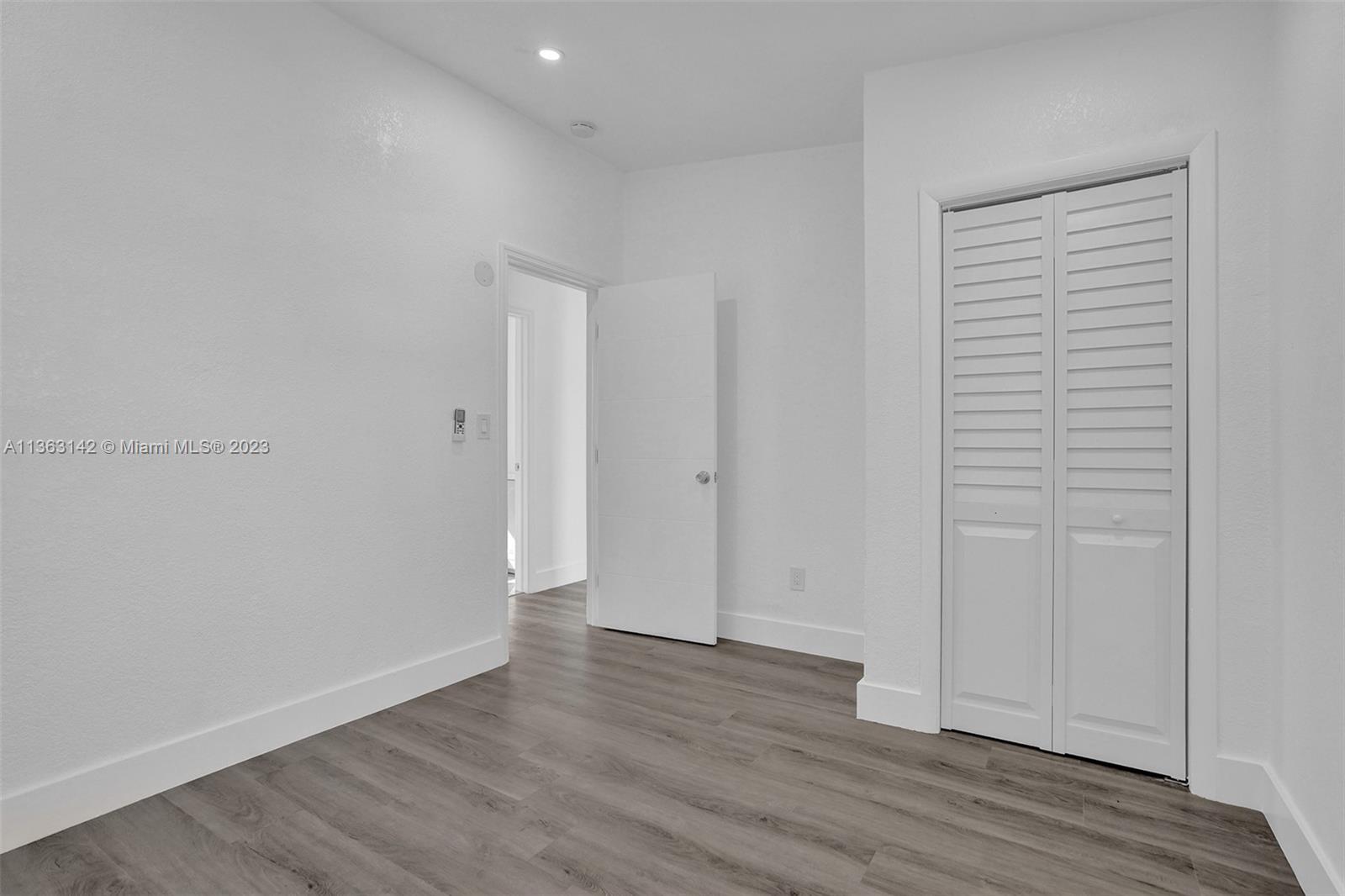 LAKE FOREST SEC ONE - Residential