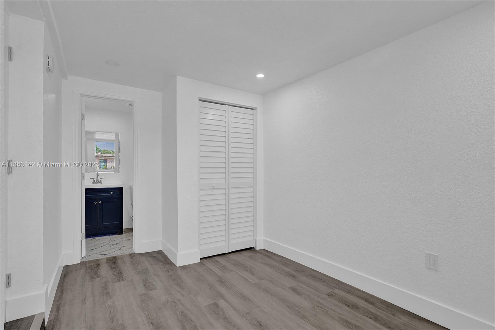 LAKE FOREST SEC ONE - Residential