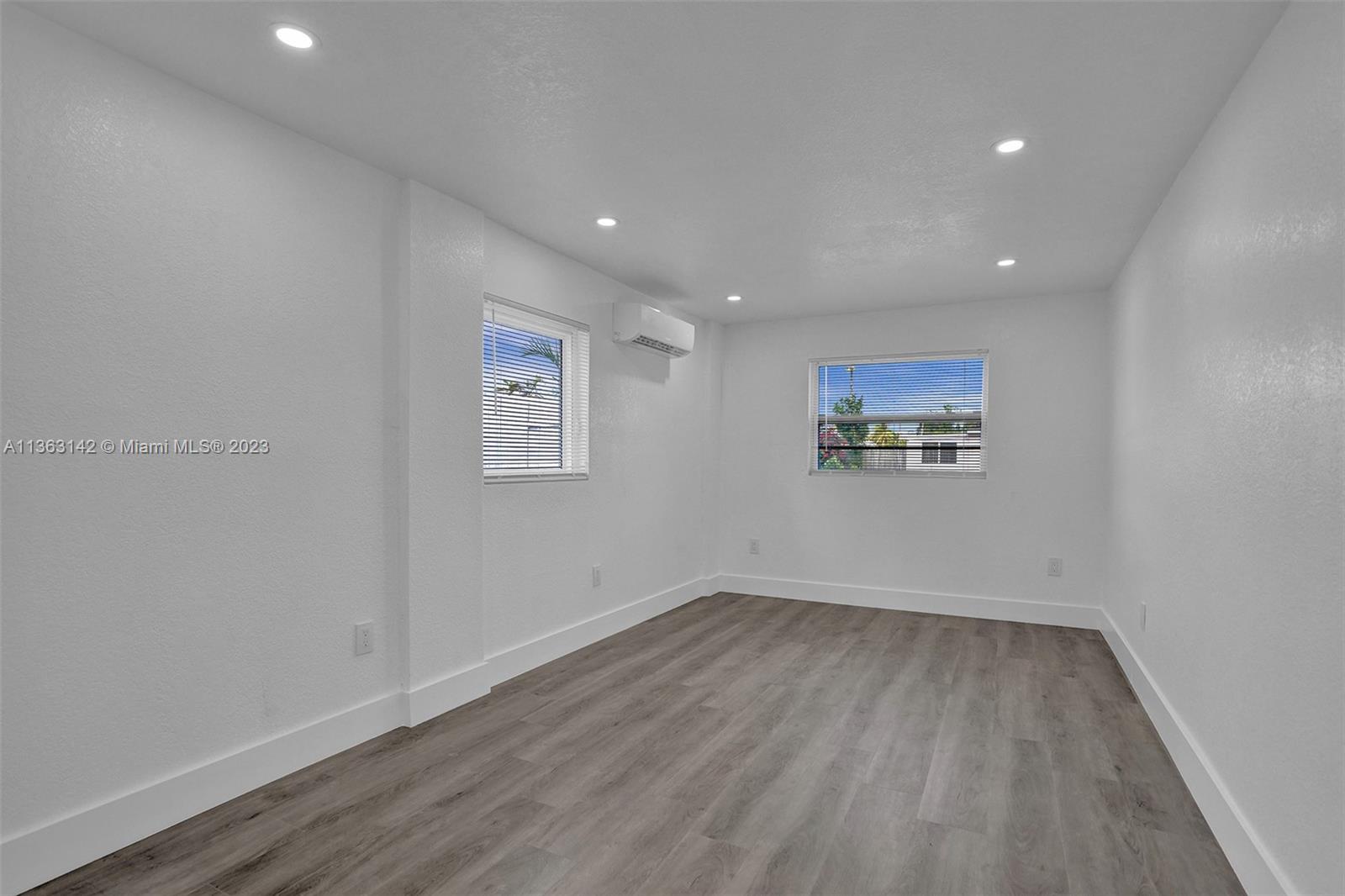 LAKE FOREST SEC ONE - Residential